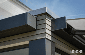Camabox BX4000 terrassmarkis för uteplats med effektiv solavskärmning och modern design.